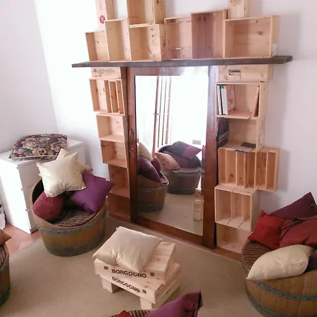 ゲストハウス Rossobarolo バローロ
